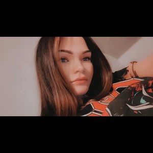 Meet your Posher, Alexis